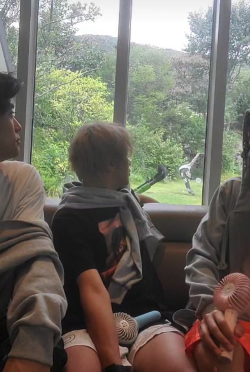 ในวันที่ผมล้ม ใช่คับมีคนมอง