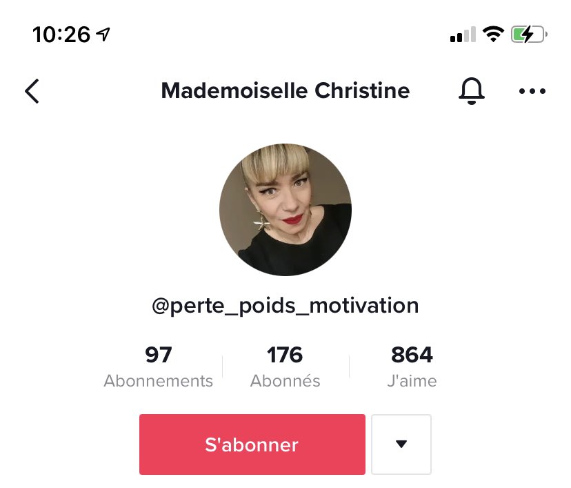 anchara_'s tweet photo. #grossophobie  Attention à cette personne. Elle se prétend coach spécialiste dans la perte de poids, mais laisse des commentaires très malveillants aux personnes grosses. Bref si elle est vraiment coach ne bossez pas avec elle et faites tourner l’info, elle est dangereuse. https://t.co/UhSJ1nEPeh