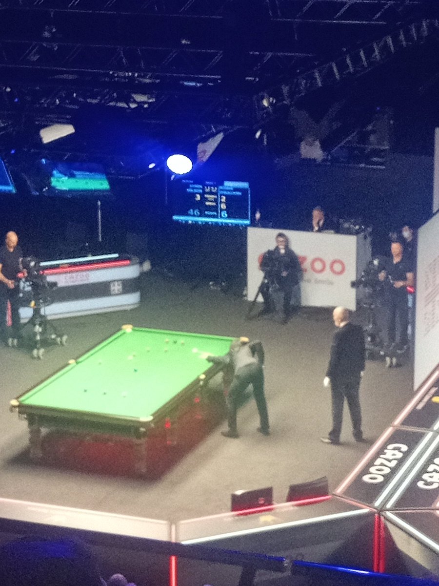 Amazing match #ronnieosullivan vs #kyrenwilson fantastic top quality snooker. #ronnieosullivan will you marry me?! 😘