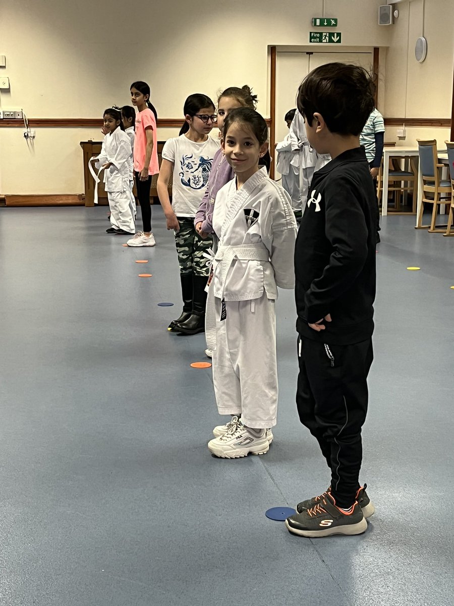 spurscabdanny's tweet image. Lol her first grading.. #goruby #redbelt #karate #SaturdayMorning