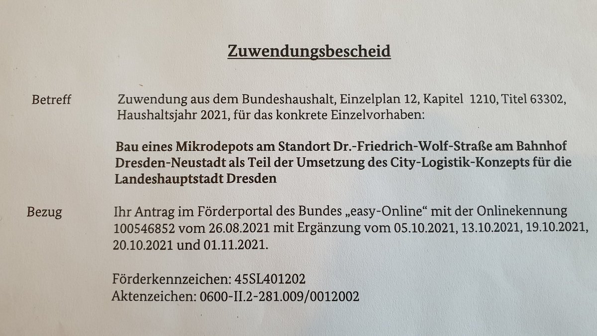 stephankuehn's tweet photo. Mit einem Mikrodepot am Bahnhof #Dresden-Neustadt wollen wir zeigen, wie klimafreundliche #Citylogistik mit E-Fahrzeugen und Lastenrädern funktionieren kann. Das @BMVI unterstützt uns hierbei dankenswerterweise mit einer Förderung. @stadt_dresden https://t.co/upvSS5zxH8