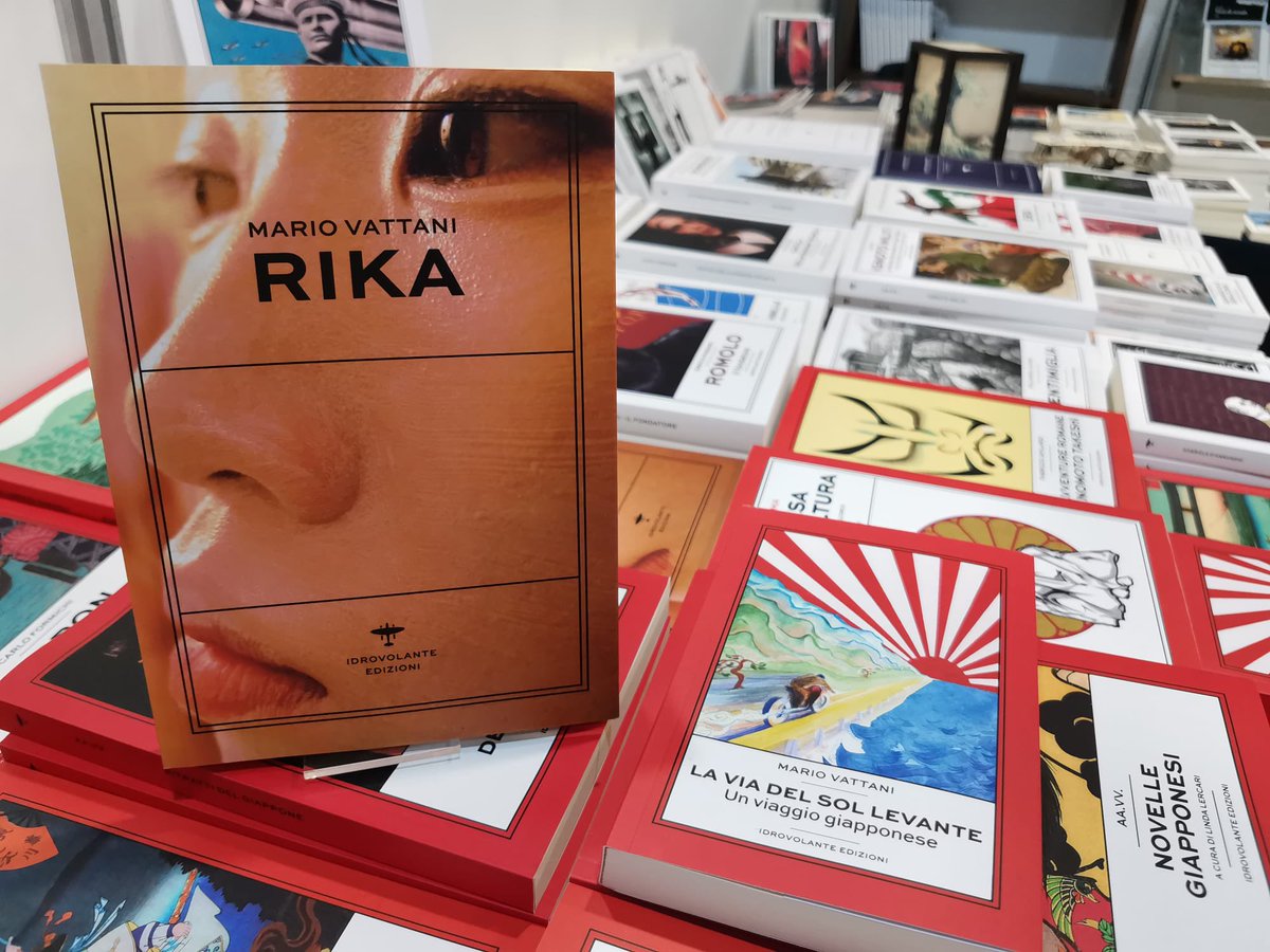 #Rika è in bella mostra a #Roma da #oggi a mercoledì a #Piùlibripiùliberi nello stand #Idrovolante E06 (e c’è anche La Via del Sol Levante..)☀️
@italiagiappone