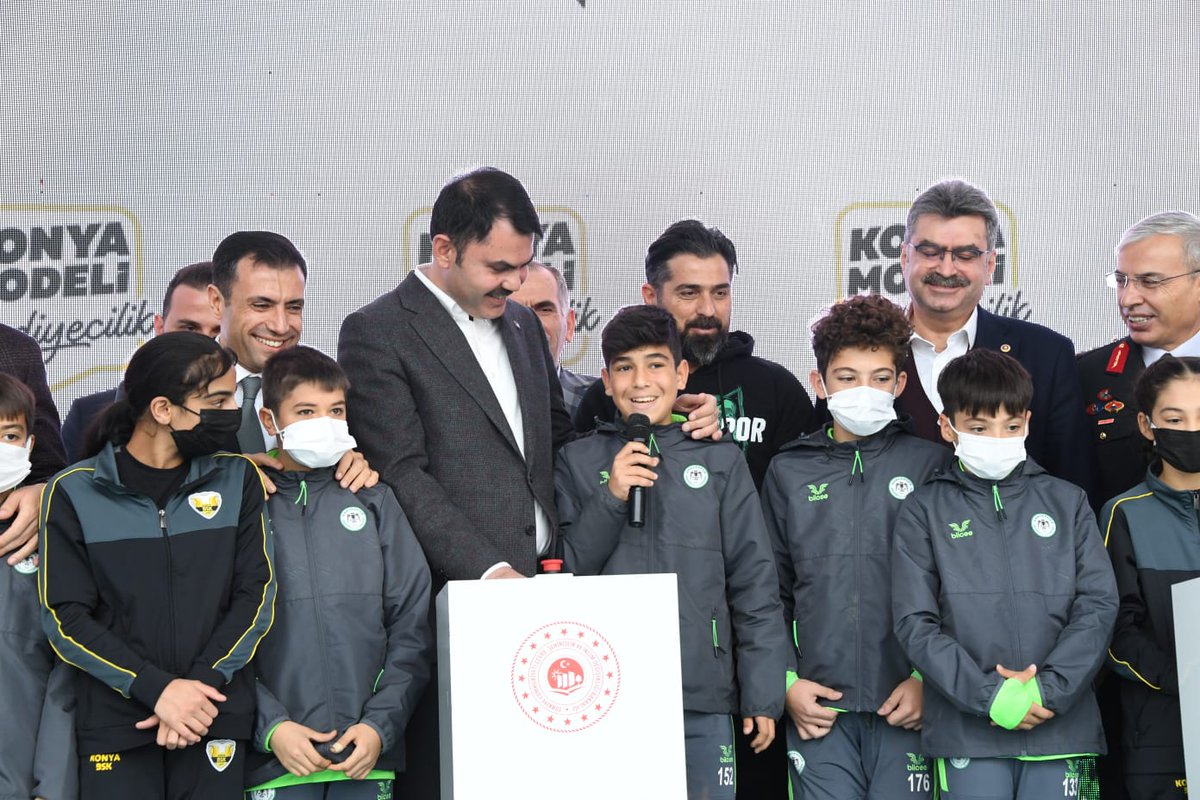 oerdem42's tweet photo. Çevre Şehircilik ve İklim Değişikliği Bakanımız Sn. @murat_kurum , Valimiz,Büyükşehir Belediye Başkanımız, İl Başkan Yardımcılarımız, İlçe teşkilat ve belediye başkanlarımızın katılımı ile Kayacık Spor Tesisleri Temel Atma Törenini gerçekleştirdik. https://t.co/MzIhRNV5bv