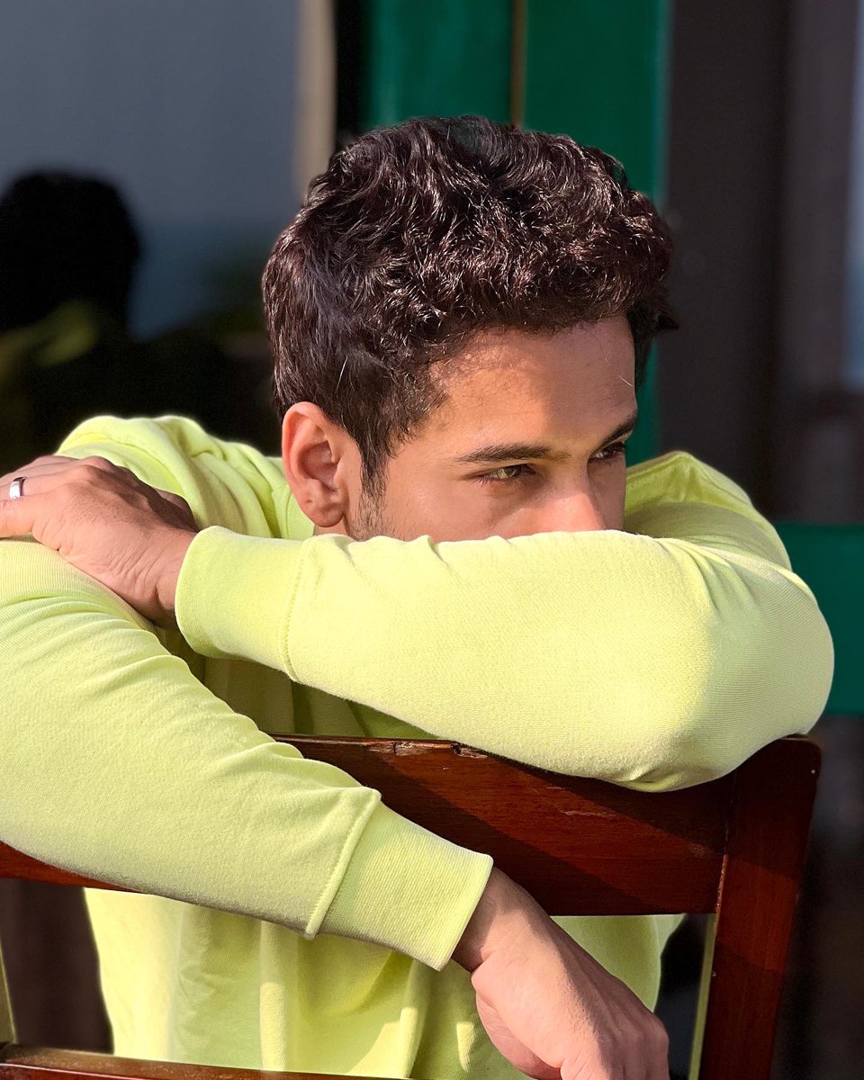 Yash_Dasgupta's tweet photo. The Right One Will Adjust To Your Thorns As Well… 🌹 https://t.co/VCnNSTnzyP