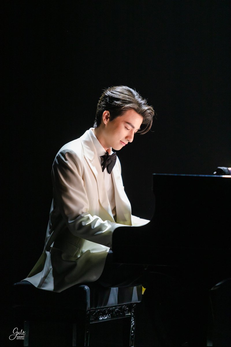 อุแงน้องกลัฟตั้งใจเลือกเล่นเพลงนี้จริงๆ เพื่อมอบให้ทุกๆคนเลย น่ารักที่สุด🥺🥰💖

 GENTLE LOVE OF GULF
#GulfHBDCon2021
#GulfKanawut 
<a href="/gulfkanawut/">gulfkanawut</a>