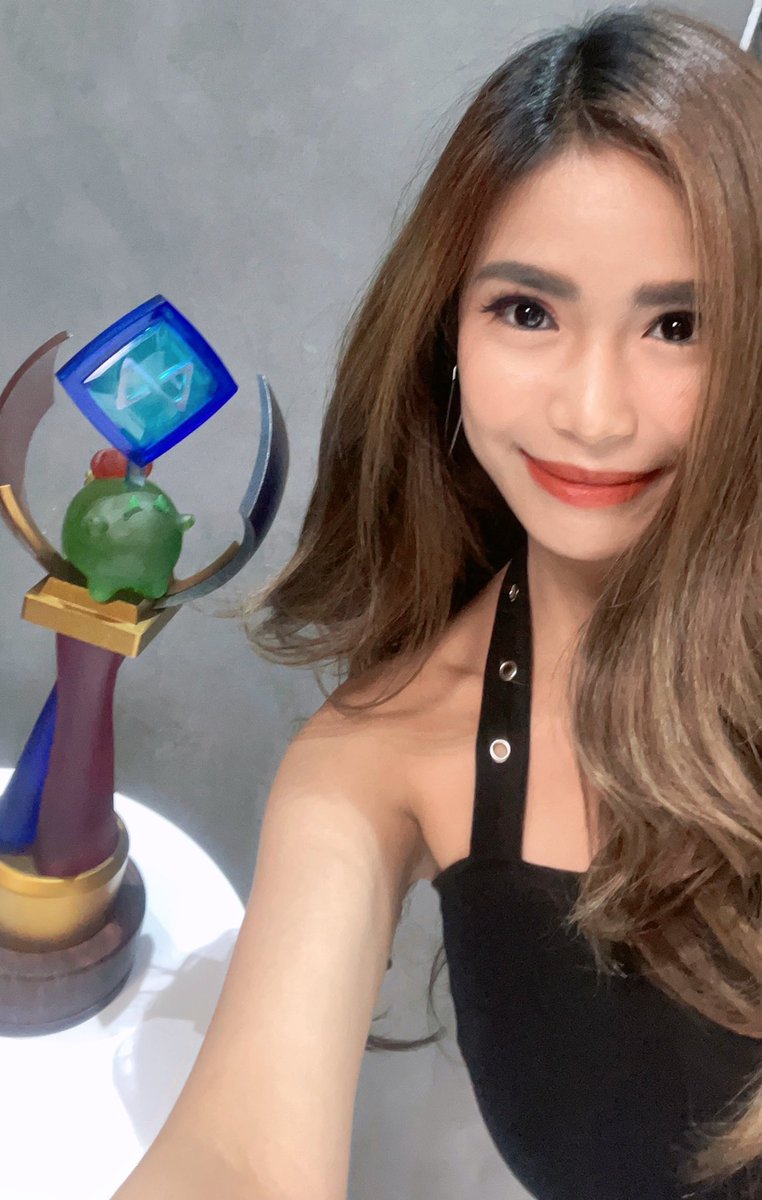 MyrtleGail's tweet photo. Just had to snap a photo with the AXS Trophy for the @AxieInfinity Cup before leaving. ☺️🙏 Just wanna Thank Axie for changing so many lives this 2021. You’ve helped so many people. ♥️ Till the next Event! Cheers! @Jihoz_Axie @ZyoriTV https://t.co/P6HcV5Myfg
