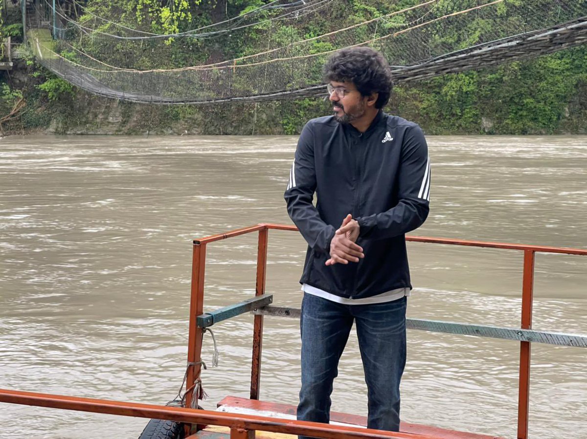 29 years of a remarkable journey yet the kind of dedication and professionalism you display is truly inspiring. Every moment I spend with you is a learning process. Wishing you lot more success and happiness in the years to come <a href="/actorvijay/">Vijay</a> na 🤗♥️

#29YrsOfVIJAYSupremacy