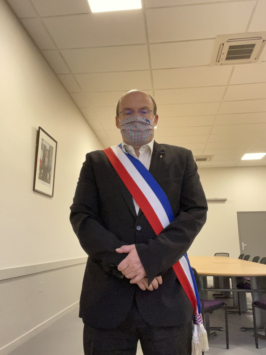 LudoMalecot's tweet photo. Quelle que soit l’occasion, porter le baudrier aux trois couleurs est un honneur #PACS #Rom79 #FierdEtreRomain #MoiCitoyendelaRepublique 
Que la confiance préside à la construction de la République, surtout en ces temps où elle est malmenée par des « refaisaiseurs » d’histoire https://t.co/OK9GnkPcZ6