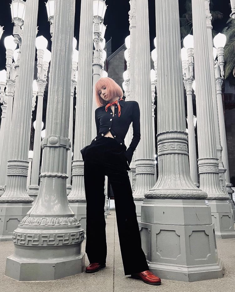 Our Bao Bei is very good and didn't make fans or Lilies worry, she tried to recover quickly, so Lilies, let's try to set up an email account to vote for Li so that Li can receive the award.  That's the gift we gave to Li.  5ting Lilies💎