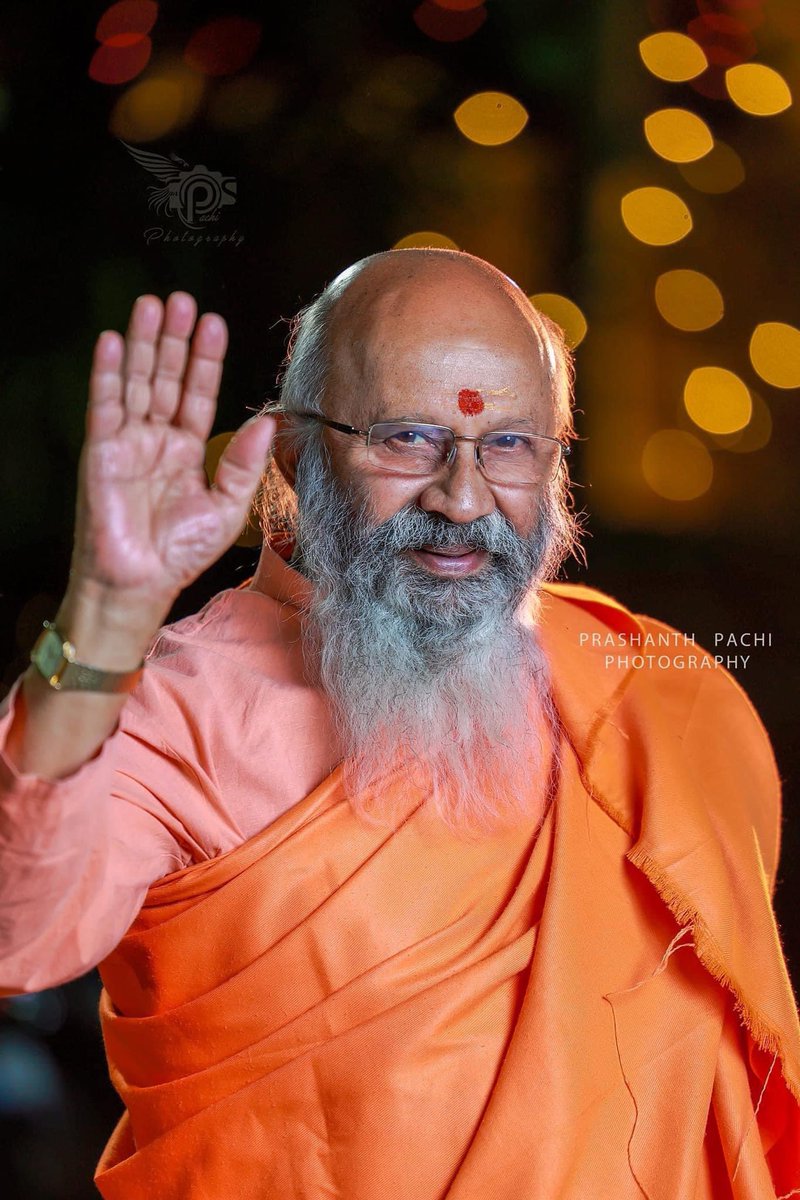 DrVishnuDadaFc's tweet photo. 6 ದಶಕಗಳ ಕಾಲ ಕನ್ನಡ ಮತ್ತು ಕನ್ನಡ ಚಿತ್ರರಂಗದ ಸೇವೆ, ವಿಷ್ಣು ದಾದಾರ ಆಪ್ತ ವರ್ಗದಲ್ಲಿ ಮೊದಲಿಗರು. ವಿಷ್ಣು ಸರ್ ಮತ್ತು ಶಿವರಾಮಣ್ಣ ಕೂಡಿ ಹಿಟ್ ಕೊಟ್ಟ ಚಿತ್ರಗಳು ಒಂದಾ ಎರಡಾ ನಾಗರಹಾವು ಯಿಂದ ಬಳ್ಳಾರಿ ನಾಗ್ ಚಿತ್ರದ ತನಕ.... ನಿಮ್ಮ ನೆನಪುಗಳು ಕನ್ನಡಿಗರ ಎದೆಯಲ್ಲಿ ಸದಾ ಅಚ್ಚ ಹಸಿರಾಗಿರುತ್ತೆ
ಹೋಗಿ ಬನ್ನಿ #ಶಿವರಾಮಣ್ಣ 🙏 https://t.co/yrztPvRouu