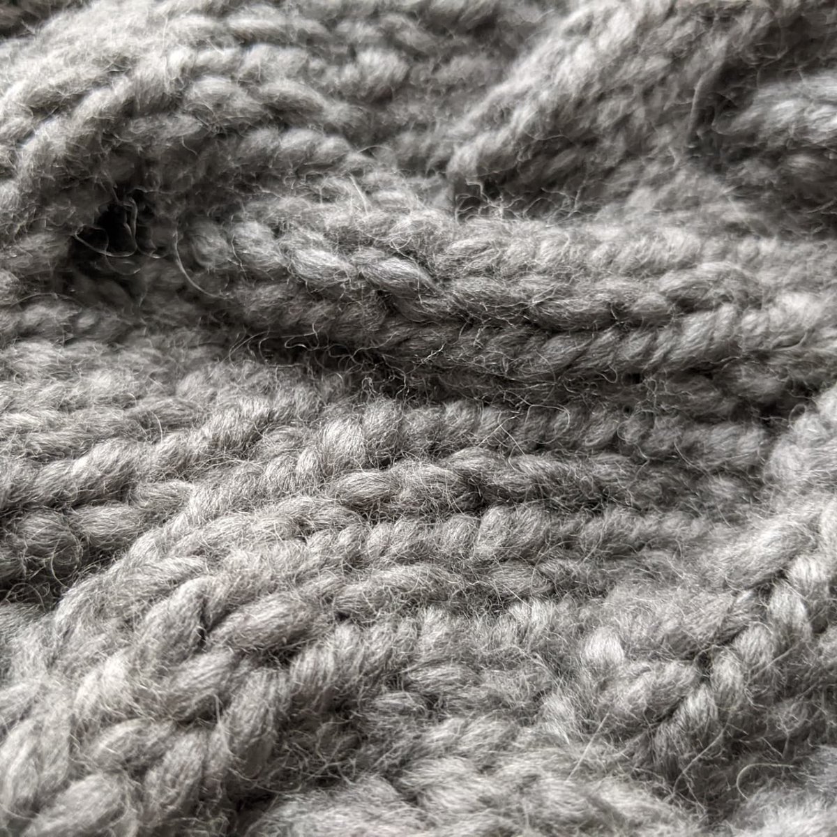 lil_meanie_me's tweet photo. Super chic and warm Celebration Braided Cowl. 🤗♥️🧶
Great pattern, easy to follow. The cowl knits sooooo fast.
Pattern: #CelebrationBraidedCowl by @Knitatude
#cableknits #alwaysknitting #cozyknits #knitatudeknits #chunkyknits #knit #handmade https://t.co/jt9VC4mzh1