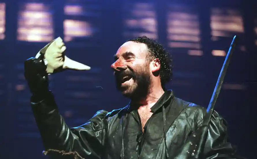 izzyisabelbutt's tweet image. ‘How absurd to be under-employed like this. How absurd that I should have agreed to it.’ 

ANTONY SHER