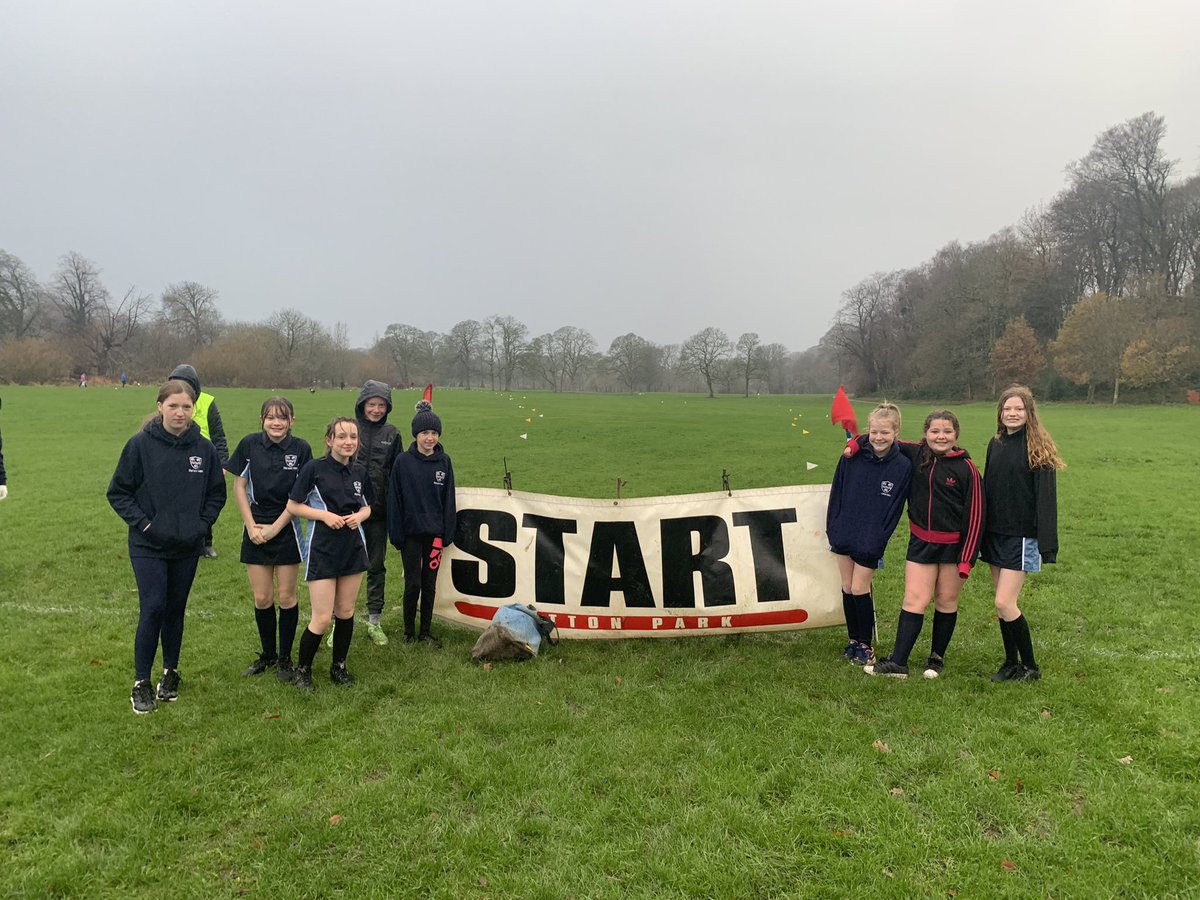 MissStanleyPE's tweet photo. Our year 7s tackling cross country this morning 🏃🏻‍♀️ @DarwenVale @DVHSPhysEd #teamvale https://t.co/iDhGNfhhC9