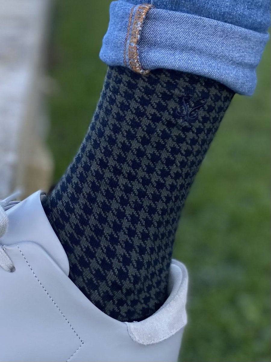 Sirluxe Socks tweet media