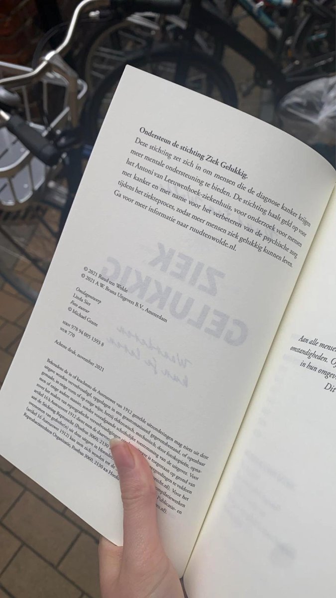 Het boek Ziek Gelukkig van onze lieve Ruud heeft nu al de achtste druk!! En vanaf nu staat er ook informatie in over de stichting Ziek Gelukkig!  Zo blij voor hem.. en trots op hem♥️