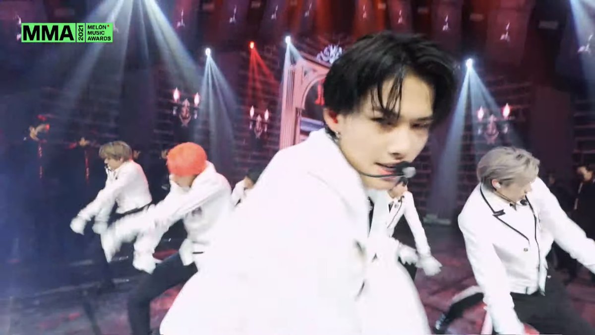 enhypenupdates's tweet image. [PHOTO] 211204

ENHYPEN delivering a powerful performance their &amp;lt;Intro Performance&amp;gt;, &amp;lt;Drunk-Dazed&amp;gt; and &amp;lt;Tamed-Dashed&amp;gt; at the 2021 Melon Music Awards!

ENHYPEN GLOWS ON MMA
#ENHYPENon2021MMA @ENHYPEN_members @ENHYPEN #ENHYPEN #엔하이픈