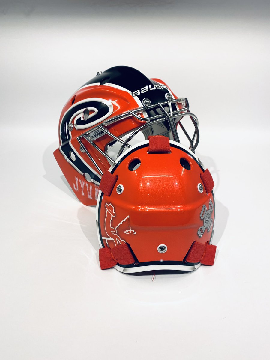 -Roses Are Red-
Markus Ruusu
Team: JYP Jyväskylä, Liiga
Mask: Bauer 960XPM
2021

Jo viime kaudella hieman pohdittiin punaista maskia ja tälle kaudelle se tehtiin. Markuksen suunnittelema simppeli maalaus! #liiga #JYP <a href="/JYPJyvaskyla/">JYP Jyväskylä</a> <a href="/liiga/">Līga Stālberga</a> <a href="/MarkusRuusu/">Markus Ruusu</a> #temedesigns