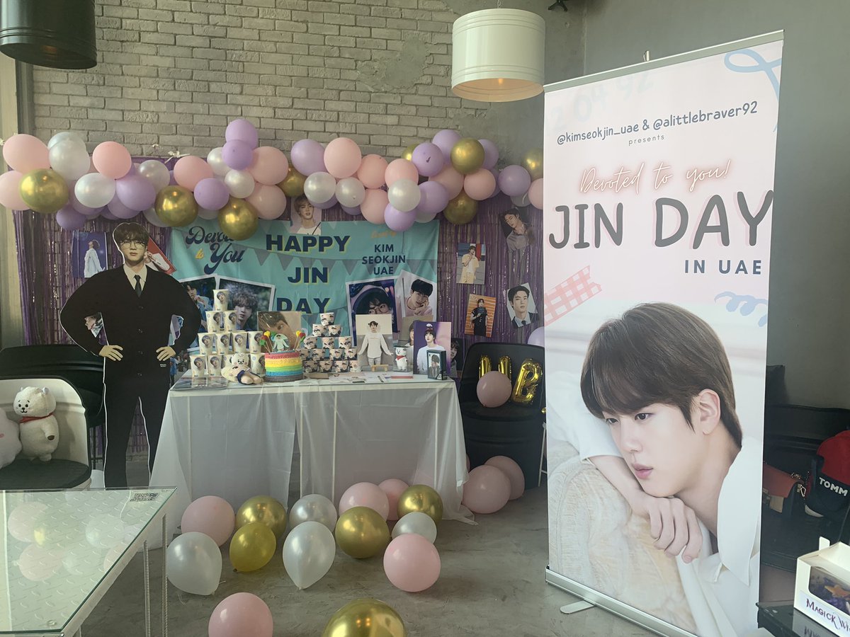MelRoseSalpid3's tweet photo. #HappyBirthdayJin
#WorldwideHandsomeDay
From 🇦🇪UAE Armys
#DevotedToYou
#HAPPYJINDAY https://t.co/bFpgYI6Wpv