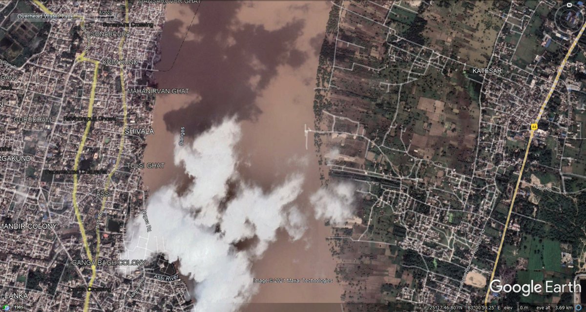 Indian_Rivers's tweet photo. After ~₹12cr spent on ~5.3km long, ~45m wide navigational canal thrgh #Ganga riverbed in Kashi for which #freshwater turtle sanctuary ws shifted, this unviable, unthoughtful project hs reportedly bn scrapped. (Left March 2021, Right Oct 2021 Google Earth images of this project.) https://t.co/B974KbZH03