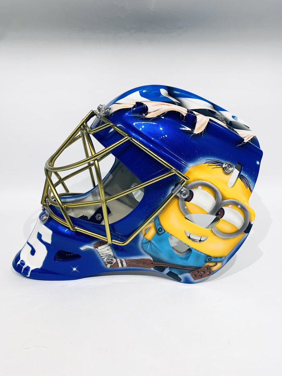 -Minions-
Hannu Ruusuvuori
Team:
Mask: Wall W6
2021

Kiekkoilevat isot Minionit sivuihin. Yläosan repeämästä paljastuu lippu ja pohjalle itse sekoiteltu veikeä sininen. #minions #temedesigns