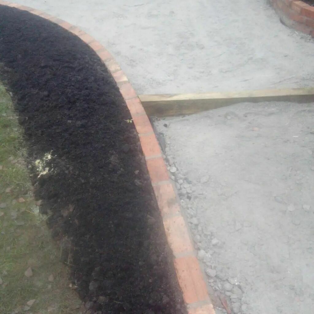 SkylarkGardenDesign tweet media