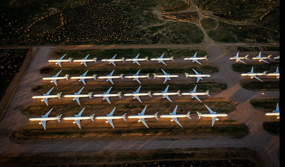 briafish1's tweet photo. #Planes mothballed at #Alice Springs https://t.co/d26ajKKoQ4