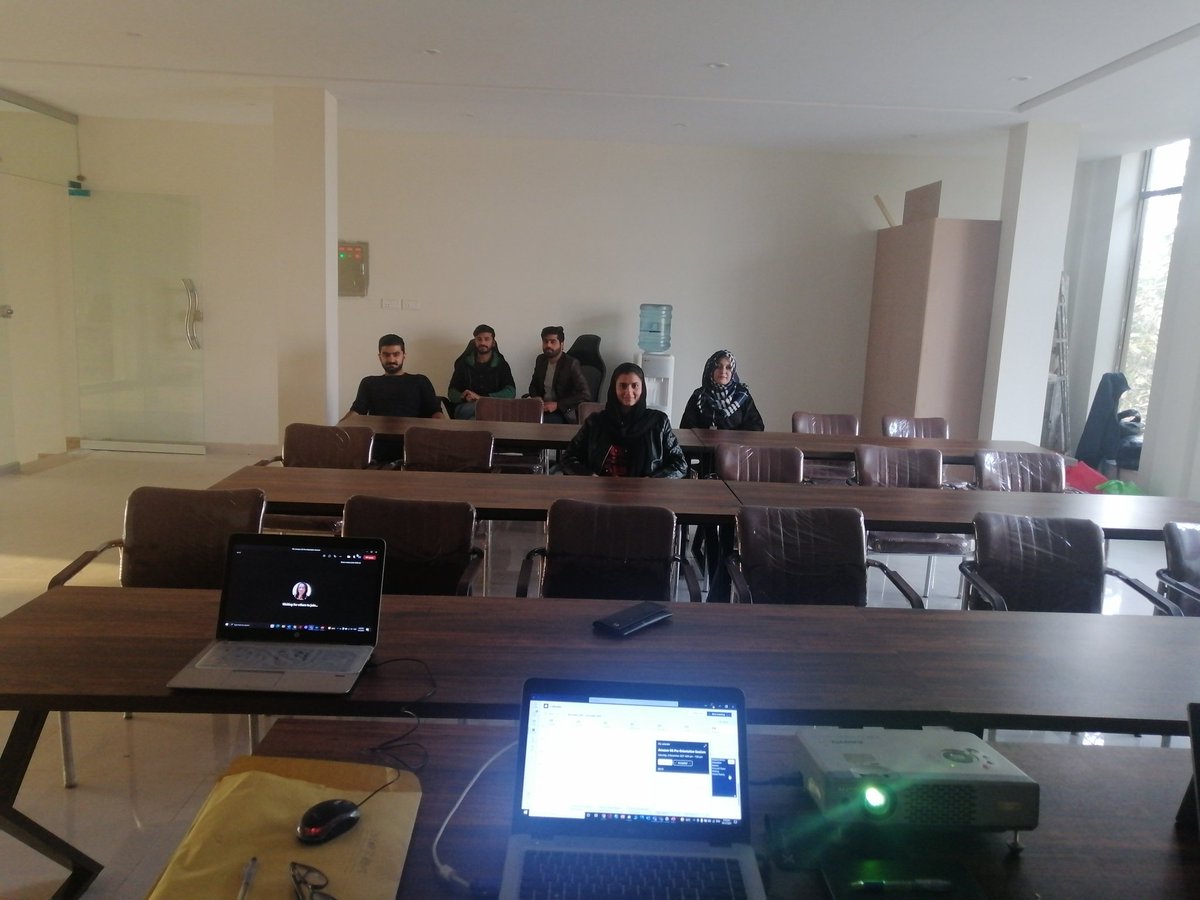 Aisha_shabbir's tweet photo. Orientation day
Go POA Solutions Team.
#Amazoncourses
#virtualassistant https://t.co/UyNBhBRupN