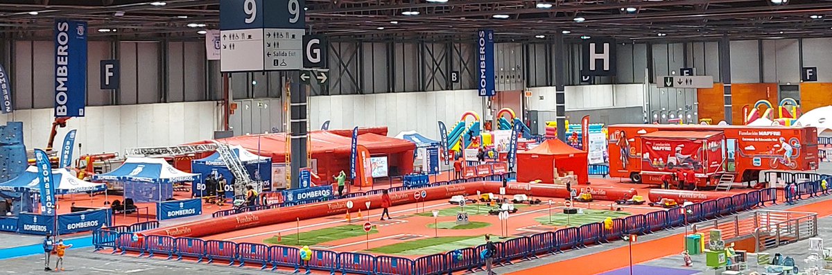 JesusVHH's tweet image. Preparados para llegar con la prevención y seguridad vial a los más pequeños.
@guardiacivil @fmapfre @BomberosMad @Alsa_autobuses @CruzRojaMadrid os esperamos de 11.00 a 20.00 h en @JuvenaliaIFEMA hasta el 8 de diciembre