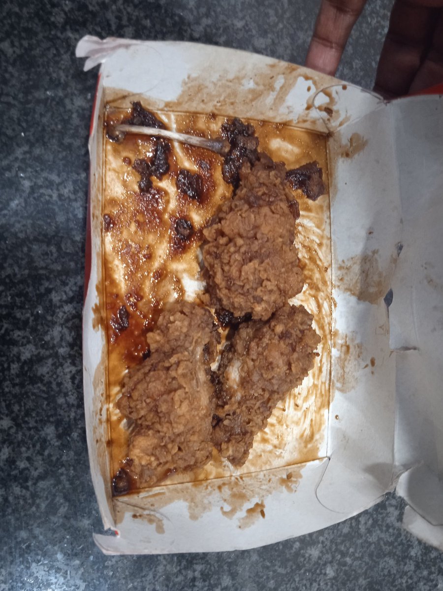 MogulJuice's tweet photo. I have to apologize to @KFCSA. The other day I visited my ex for a dose of wings. I got reminded quickly why she is my ex. Here I am on a Saturday having the rest of the joints I bought last night. I will not do it again. #DunkedWings are thee Truth!!! #KFCTurns50 https://t.co/nvO1TcBsXy
