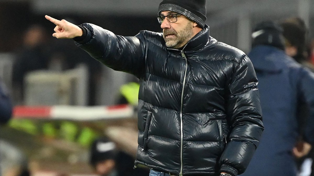 OL__Plus's tweet photo. eter #Bosz et les Lyonnais en quête de régularité en Ligue 1
#GdBOL #Bordeaux 
(AFP via France Info : https://t.co/gxMQGOcXDV) https://t.co/KvwwWnhJhd