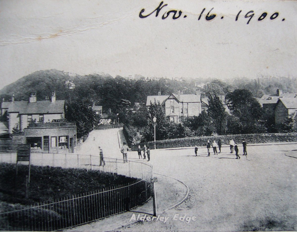 StationEdge's tweet photo. @northernassist @ilovealderley @HandforthPics  @chessICT @C2MCRP @BestKeptStation The tear 1900, view of what is now Alderley Edge Station Car Park area. Heyes Lane and Trafford Rd behind. Chess Telecom now on the left corner #alderleyedge https://t.co/6L8l1rBs6g