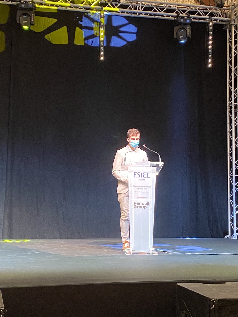 [Remise des diplômes] Mathieu Caron, Président de l'association des anciens <a href="/AAESIEE/">AAESIEE</a> s’adresse aux nouveaux diplômés !
#formation #ingenieur #remisedesdiplomes #promo2020