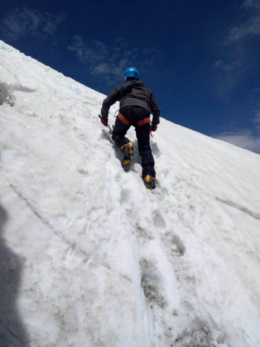 Adventure_Ds's tweet photo. Walk the glaciers and ice climbing with Adventure Diaries

#trekking #mountaineering #hiking #climbing #wintertreks https://t.co/S1m3ZU3okQ