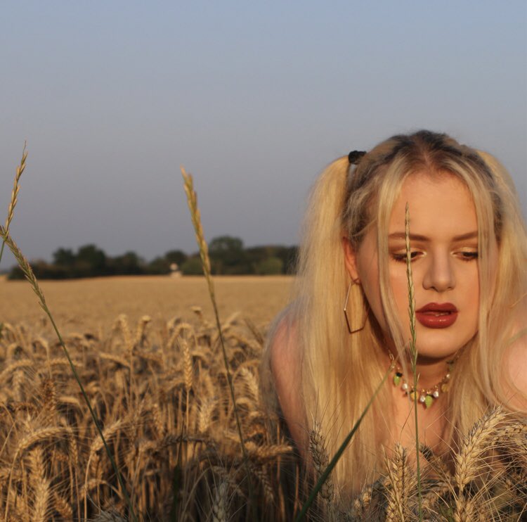 Lutfia 🦕 tweet media