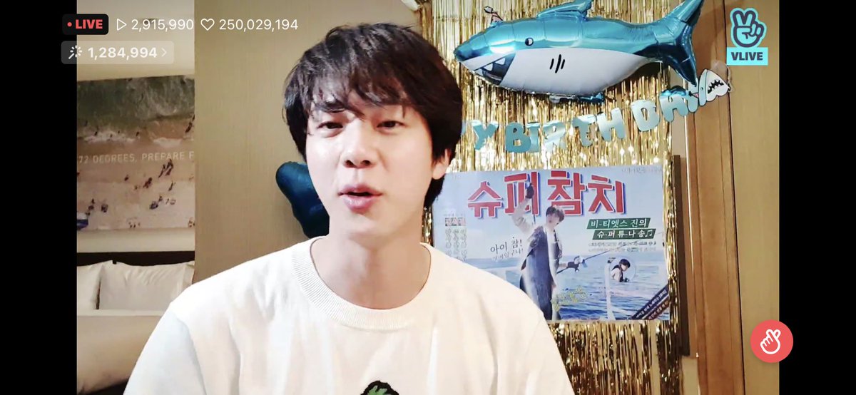 kimmy_namjoon's tweet photo. SUPER TUNA SONG ๐คฃ
#JinDay #DecemberAngel https://t.co/LLth1PsZY8