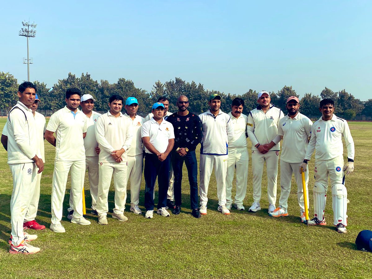 Girikaman's tweet photo. Honoured to be a cheif guest in cricket match between #rashtrapatibhawan & #westernrangepolice teams. Congratulations to the winning team #westernrange. Last over turned whole game. Well played both the teams. It was a tight match. 🙌 @CPDelhi
@VashisthRakesh1 https://t.co/YxKdZQSqlV