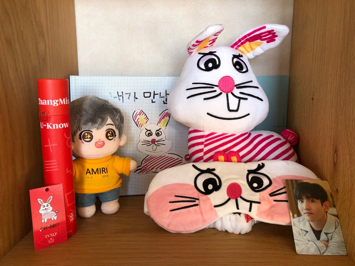changminkawaii's tweet photo. @shop_m_official チャンミンが描いた絵本は裏表紙もかわいい🐰し韓国語の勉強にもってこい❣️この味のあるチャビットぬいぐるみは、見れば見るほど癒されます💕手触りもいいです。
カードはチャンミン希望💕
#shop_m 
#チェックディスアウト https://t.co/P9zTUYx6HV
