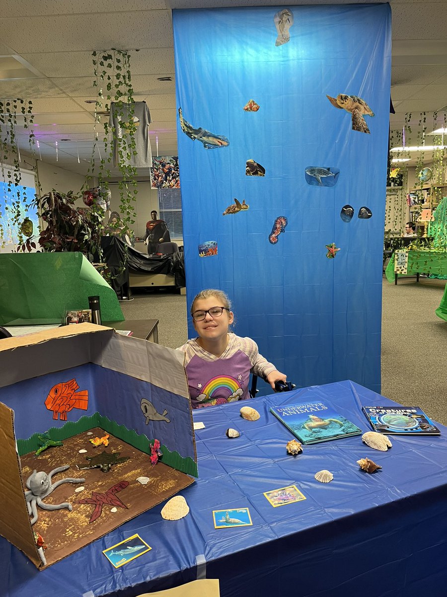 amygreenSHS's tweet image. Room #100 students getting their habitats on! These kids rocked their research and related art projects! Loved their efforts between classrooms! 🦅