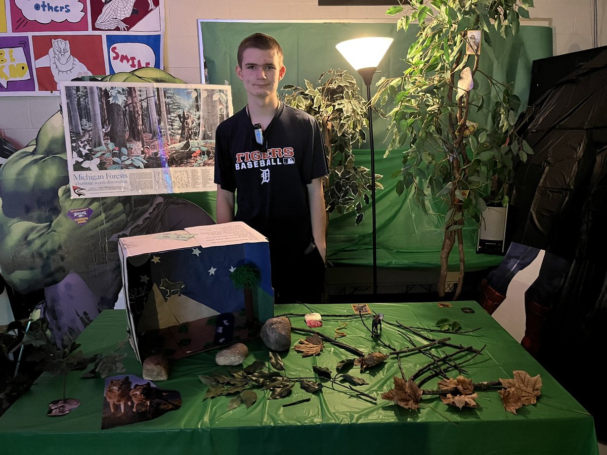 amygreenSHS's tweet image. Room #100 students getting their habitats on! These kids rocked their research and related art projects! Loved their efforts between classrooms! 🦅