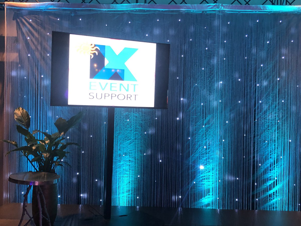 Blijf in beeld! 🎥 

Jou livestream vanuit onze studio bij Van der Valk Sneek? Neem dan contact over de mogelijkheden en beschikbaarheid.

Info@lxeventsupport.nl
 #Livestream #studio