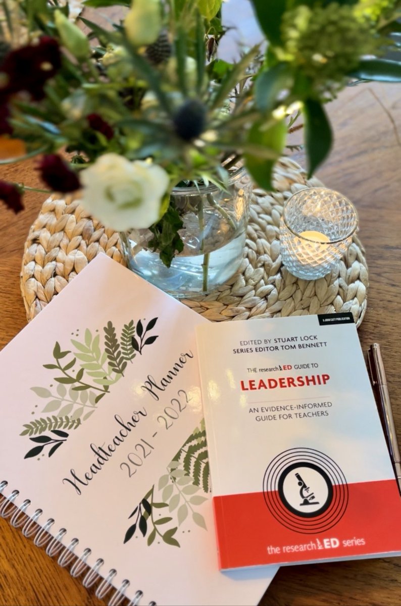 Headteacherchat's tweet photo. ~ ADVENT GIVEAWAY ~
To celebrate Christmas, we thought you deserved a treat, so we are giving away a PLANNER. To enter, like and retweet this post. Today’s prize is a Botanical HT planner &amp; a @tombennett71 book. Winners chosen randomly at 8:30pm tomorrow. GOOD LUCK! T&amp;Cs apply. https://t.co/hPGLonHHdO