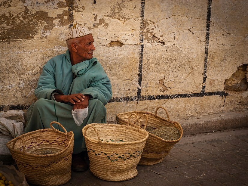 These photos of daily life in the Fez Medina are part of the exhibition with <a href="/TomFaklerPhoto/">Tom Fakler</a> and @Arabicalligrapher Mohamed Charkaoui hosted by the Architect’s Foundation in Fez (CROA FES). The exhibition will run about another week if you are in Fez sto… instagr.am/p/CXDxspIrBMF/