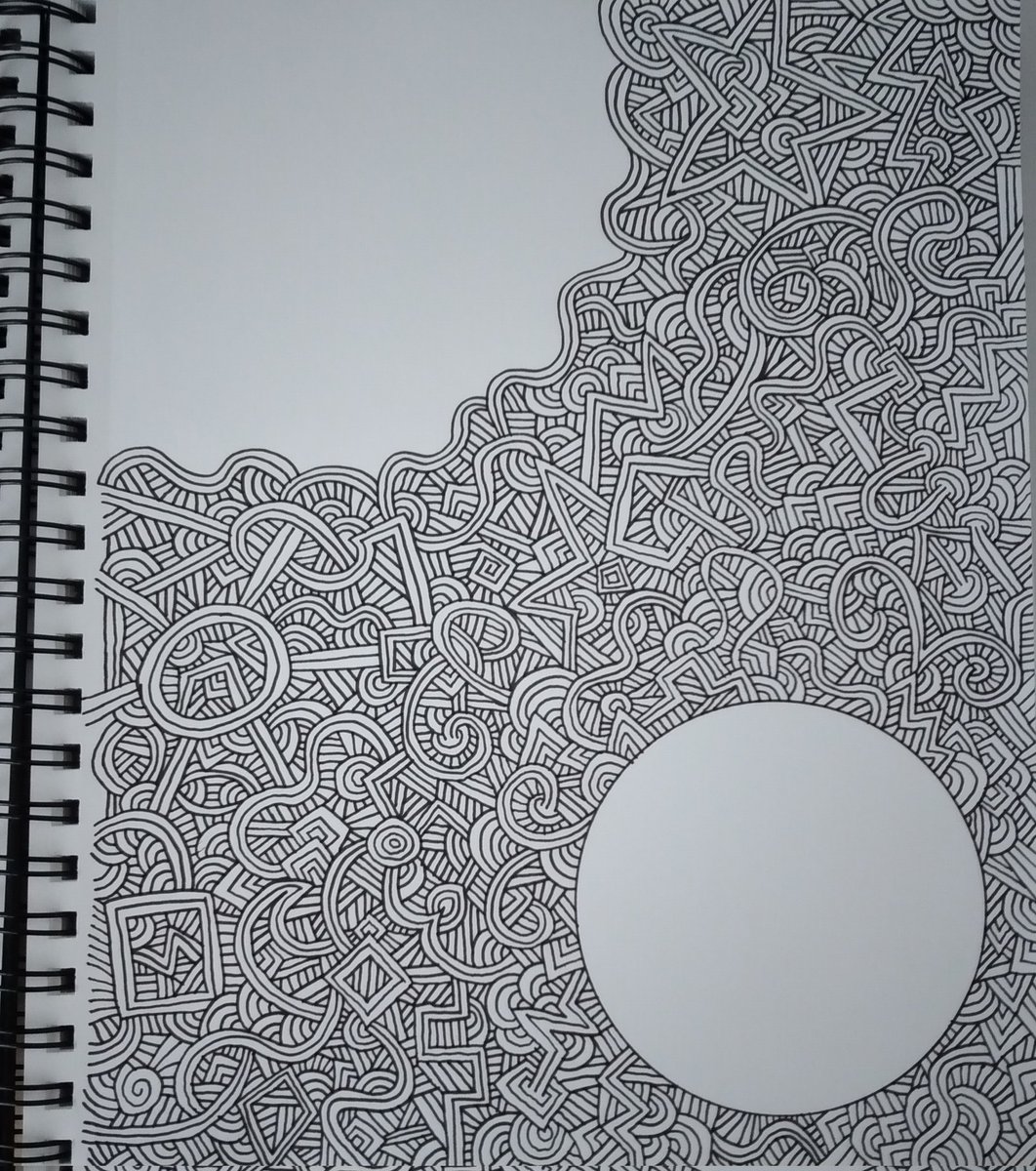 lukeshywalker83's tweet photo. Don't know what to name this one yet 🤷🏽♂️
#doodle #abstractart #pigmapen https://t.co/g5Xv8rh555
