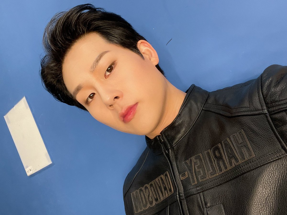 OfficialMonstaX tweet picture