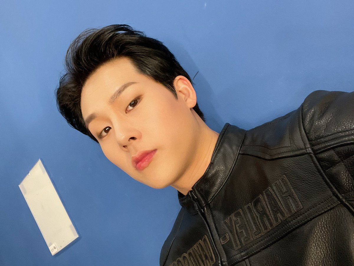 OfficialMonstaX tweet picture