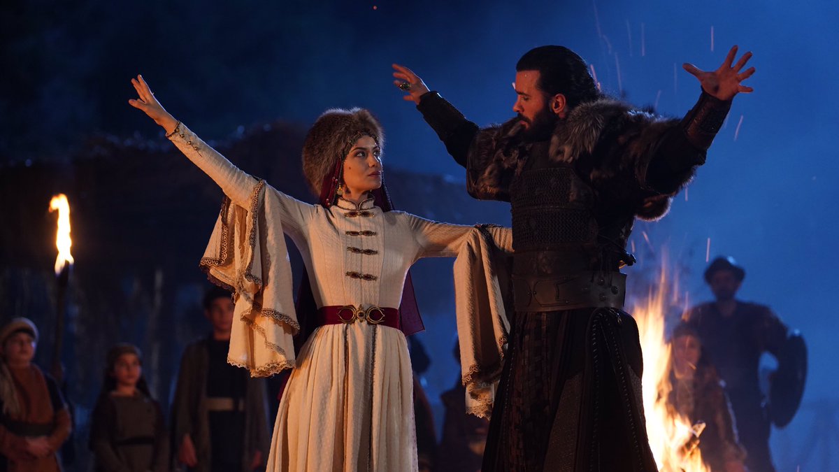 BarisArducBRA's tweet photo. 🄰🄻🄿🄰🅁🅂🄻🄰🄽 🏹❤️⚔️
Fotos do episódio 5 de #alparslanbüyükselçuklu 

#BarışArduç #FahriyeEvcen #SarpLevendoğlu https://t.co/9CNrCMtsMP