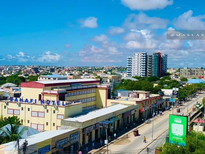 SomInsight's tweet photo. #Mogadishu
The capital city of somalia Mogadishu in east africa
#gettoknowsomalia
#Visitsomalia

رَبِّ ٱجۡعَلۡ هَـٰذَا ٱلۡبَلَدَ ءَامِنً۬ا
O my Rabb! make this city one of peace and security: https://t.co/PYkKBBQyS6
