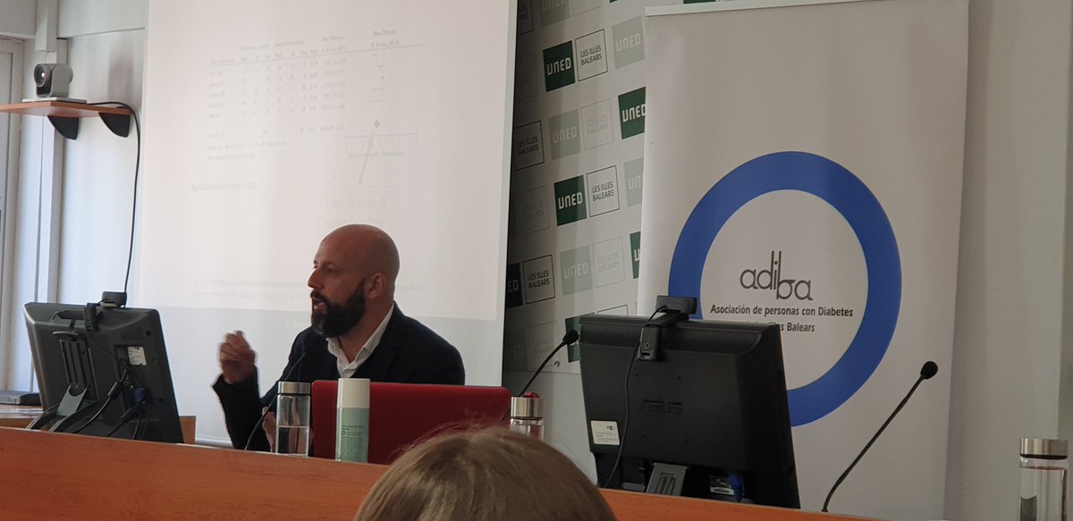 La primera píldora para la reflexión del maestro: Es un error no hablar de la "letra pequeña" de las cosas que determinan el equilibrio de la diabetes (grasas, estrés, ciclo menstrual, otros fármacos...)