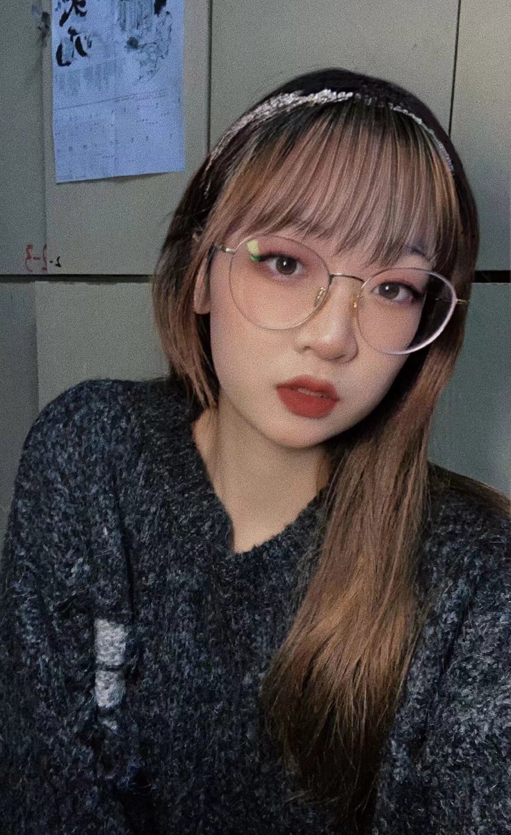 qifan2001's tweet photo. 哥哥帮我抠骚逼🤤 https://t.co/84o9sEmVXt