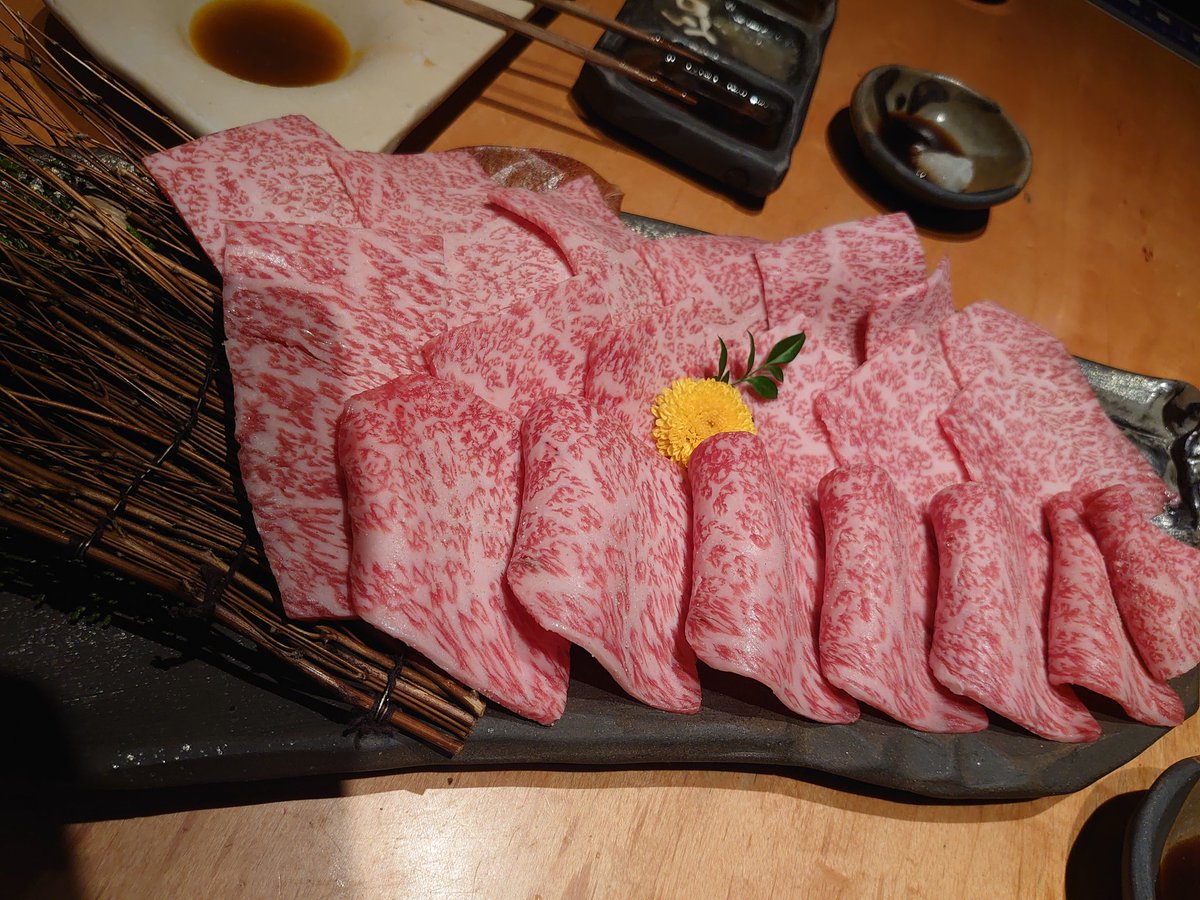 yuuuemon's tweet photo. アフィリエイト仲間と
焼肉会兼忘年会😀

モチベ上がった🤣 https://t.co/wX5n5Nzwlu